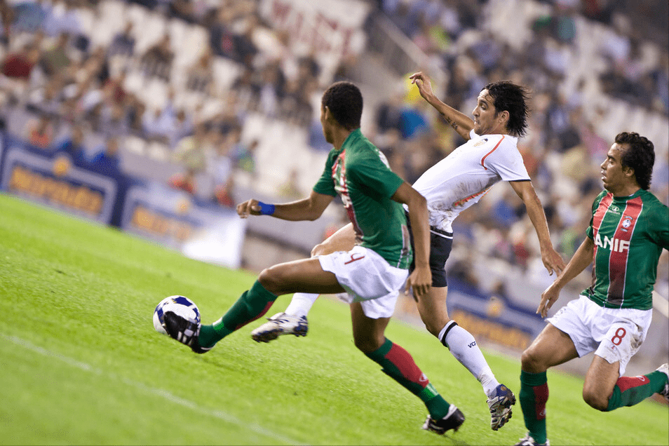 今年会体育网站-关键时刻瓦伦西亚备战荷甲，主帅复盘细节曝光，管理层满意，更衣室氛围转暖的简单介绍